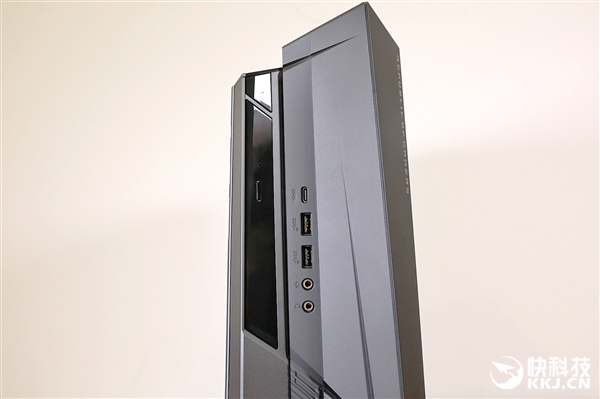 华硕ROG G21CX主机图赏：小机箱塞入i9-9900K+RTX2080