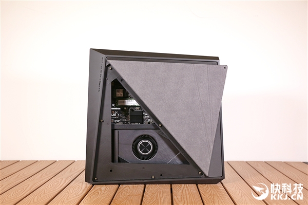 华硕ROG G21CX主机图赏：小机箱塞入i9-9900K+RTX2080