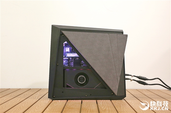 华硕ROG G21CX主机图赏：小机箱塞入i9-9900K+RTX2080